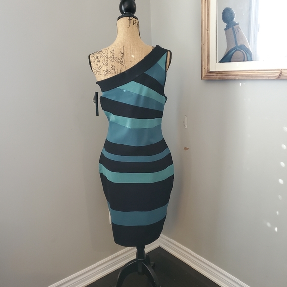 Andrew Marc - One shoulder mini dress - Picture 2 of 3